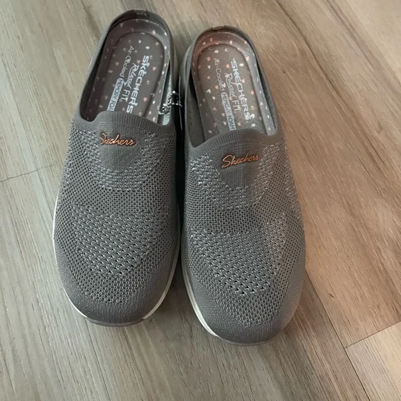 Skechers Women's Gray Slip-On Loafers - Picture 1 of 4